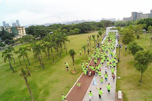 RUN FOR SUPERMOM，两千人有爱开跑HIGH翻深圳！