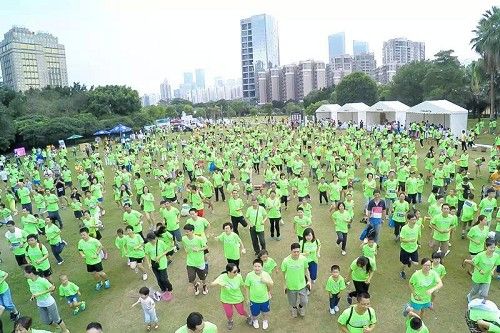 RUN FOR SUPERMOM，两千人有爱开跑HIGH翻深圳！