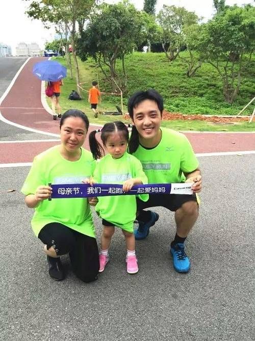 RUN FOR SUPERMOM，两千人有爱开跑HIGH翻深圳！