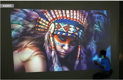 乐视发布65寸曲面电视 极米首发300寸Z4极光 该怎么选?