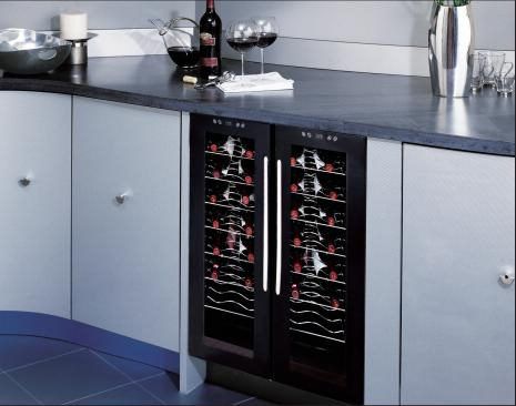 红酒柜占空间太大?那是因为你没有选凯得红酒柜!