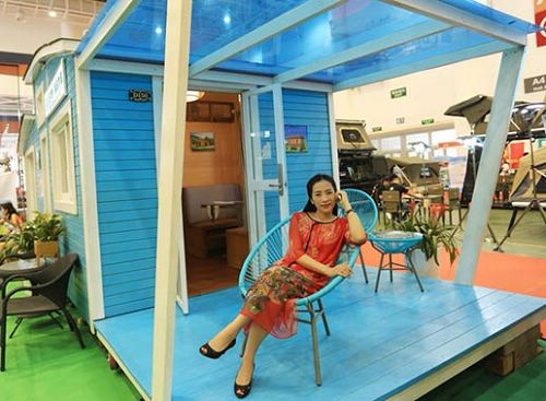 博来雅“海陆空”主题风房车木屋成首届厦门国际自驾和露营生活博览会“新宠”