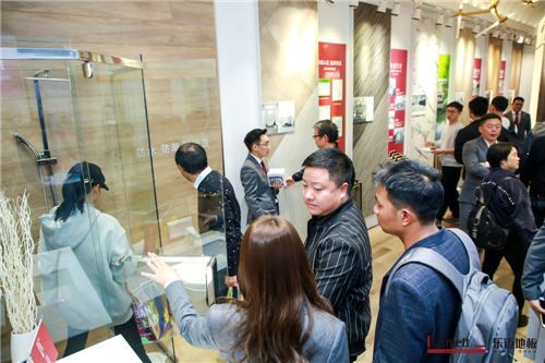 地板行业从刚需走进创意时代,Lamett乐迈地板如何以设计驱动,玩转跨界艺术