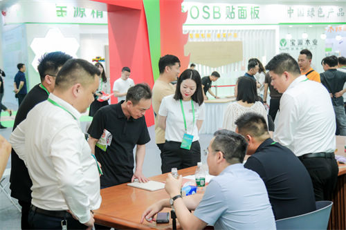 第二届中国武汉定制家居展览会暨中部大家居供应链博览会盛大开幕