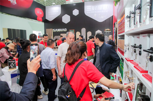 第二届中国武汉定制家居展览会暨中部大家居供应链博览会盛大开幕