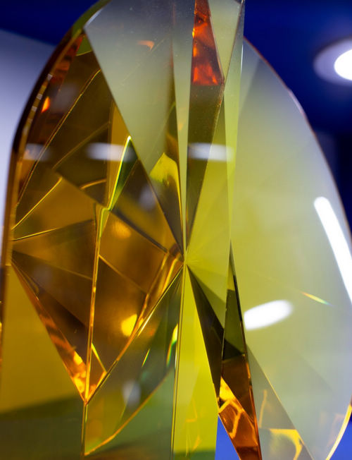 权达水晶 | 璀璨亮相2025深圳国际礼品家居展以东方匠艺重塑光影美学